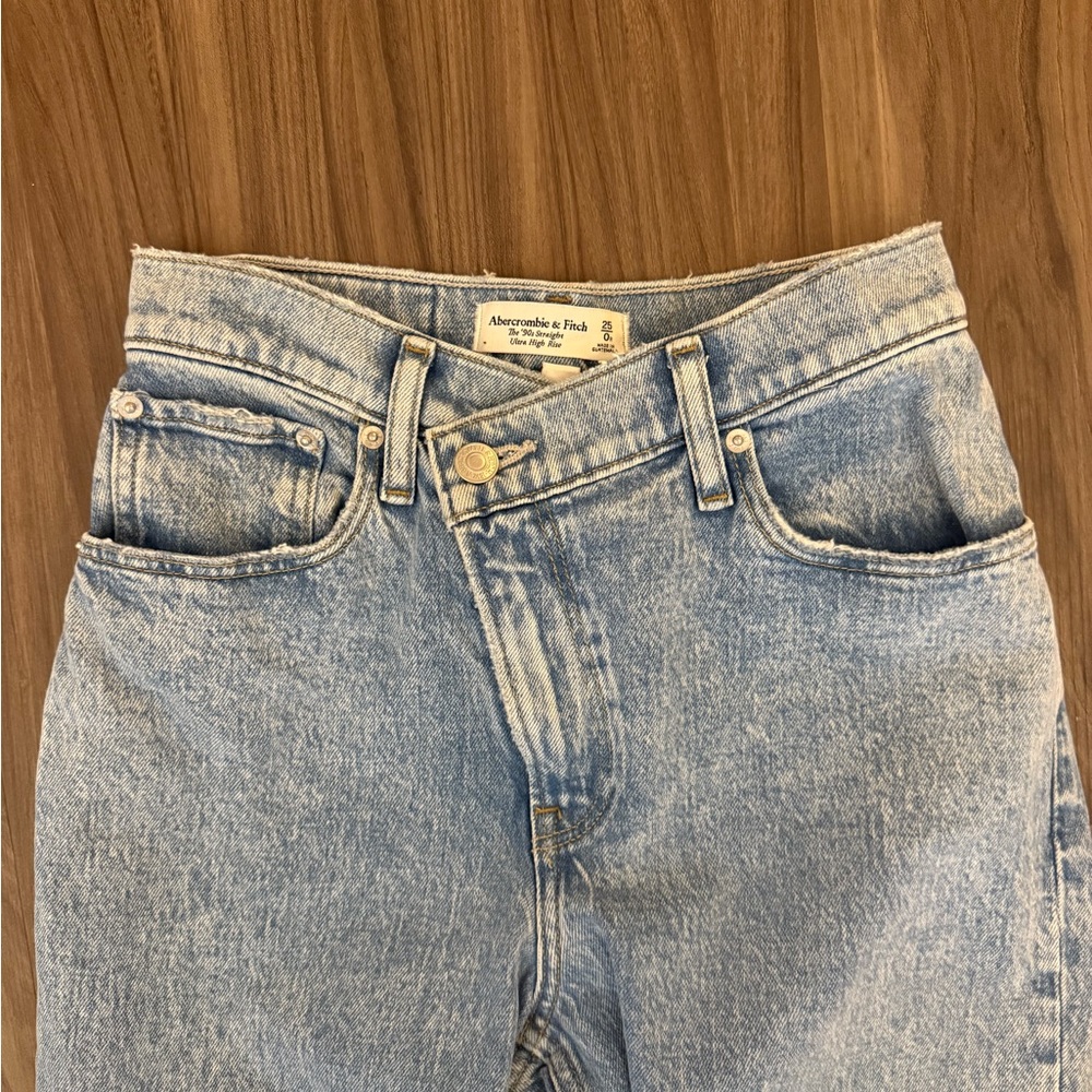 Abercrombie 90s straight ultra high rise jeans